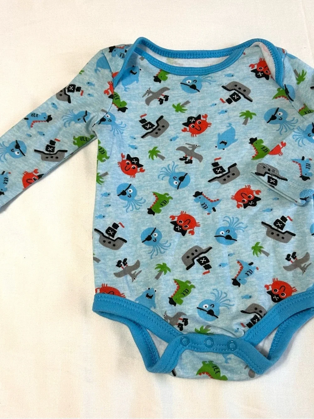 3 Month Set of 5 Bodysuits! Bear, Pirate & Dinosaur NEW and Excellent Condition!